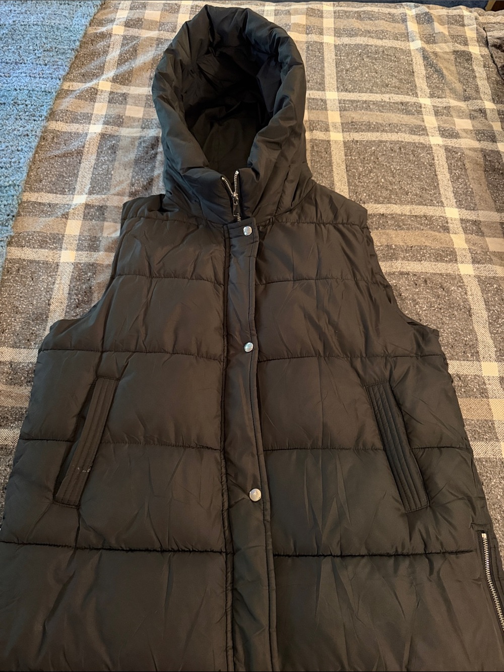 Women’s Hooded Long Puffer Vest - Black